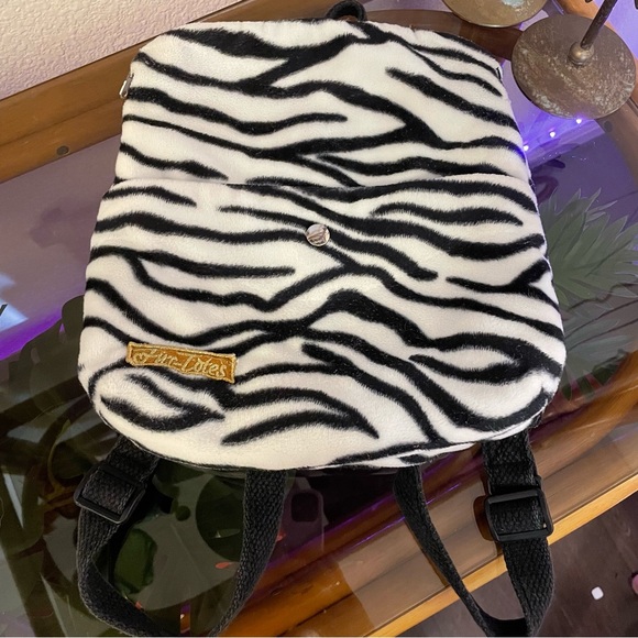 🦓 90s Fur-Totes Zebra Plush Backpack Small/Mini Rave Festival Backpack - Picture 2 of 7